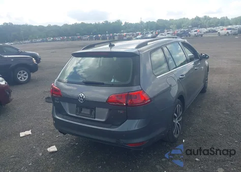 2016 Volkswagen Golf Sportwagen Tsi Limited Edition z USA, uszkodzony, nr VIN 3VWC17AU8GM520620